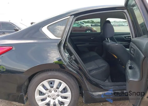 2017 Nissan Altima 2.5 S z USA, uszkodzony, nr VIN 1N4AL3AP7HC209387